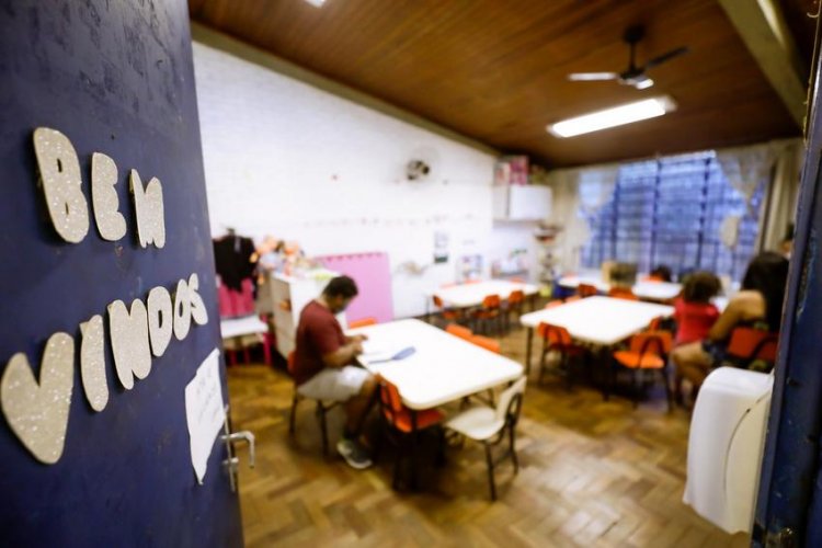 Câmara dos Deputados aprova diretrizes para retomada das aulas presenciais