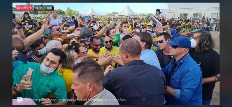 Bolsonaro chega a São Mateus para a entrega das casas populares