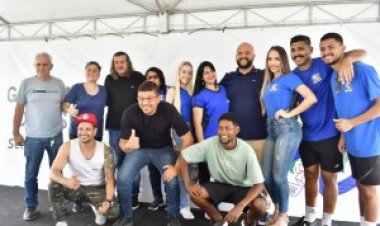 Daniel assina ordens de serviço para Campo Bom de Bola e Praça Saudável