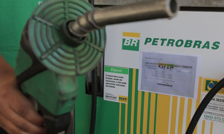 Petrobras reduz preços da gasolina e do diesel para as distribuidoras a partir desta quarta
