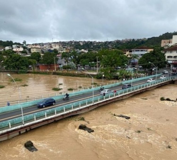 Ponte no Centro de Nova Venécia é totalmente interditada