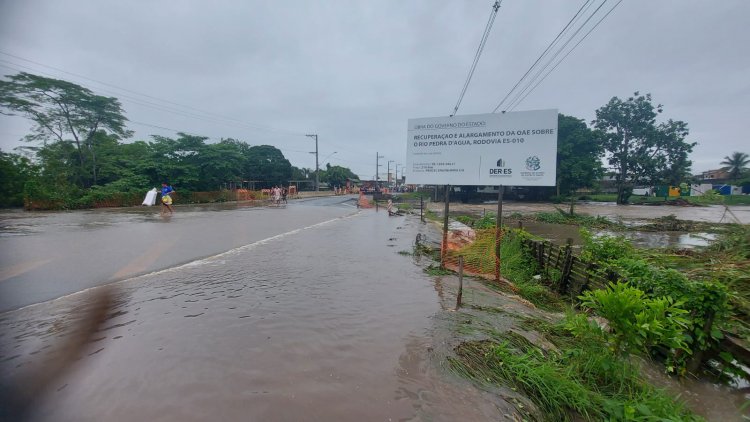 Ilha de Guriri em São Mateus segue isolada após interdição de ponte