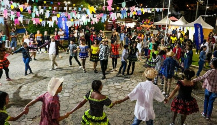 Fim de semana com feira de artesanato, festival de quadrilha e samba
