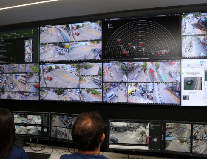 [Cachoeiro] Guarda Municipal prende ladrões do corrimão de prédio no centro da cidade