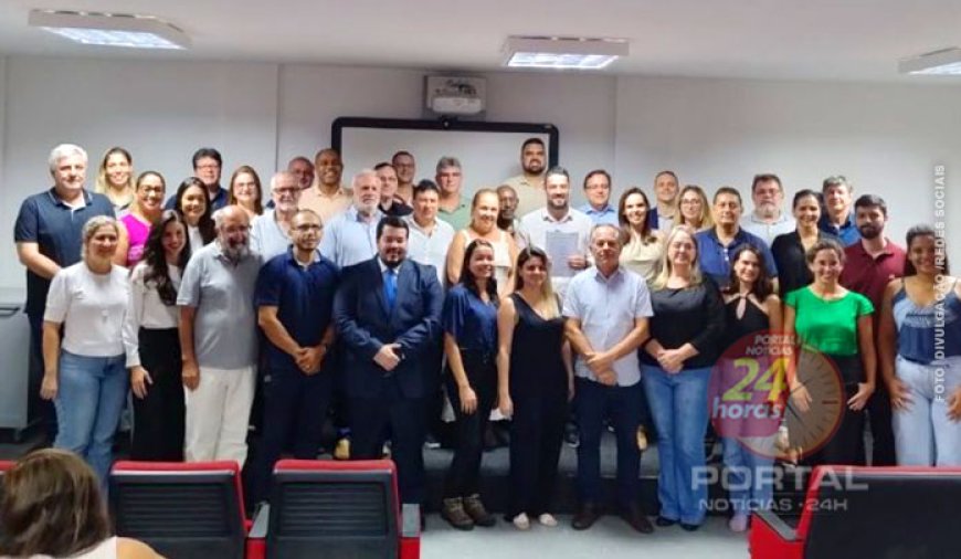 Novos membros do Conselho do Plano Diretor Municipal são empossados, em Cachoeiro (ES)