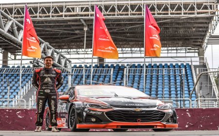 ArcelorMittal leva carro da Stock Car para ser exposto em shopping