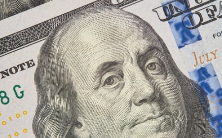 Dólar inicia a semana a R$ 5,07, depois de queda de 0,76%